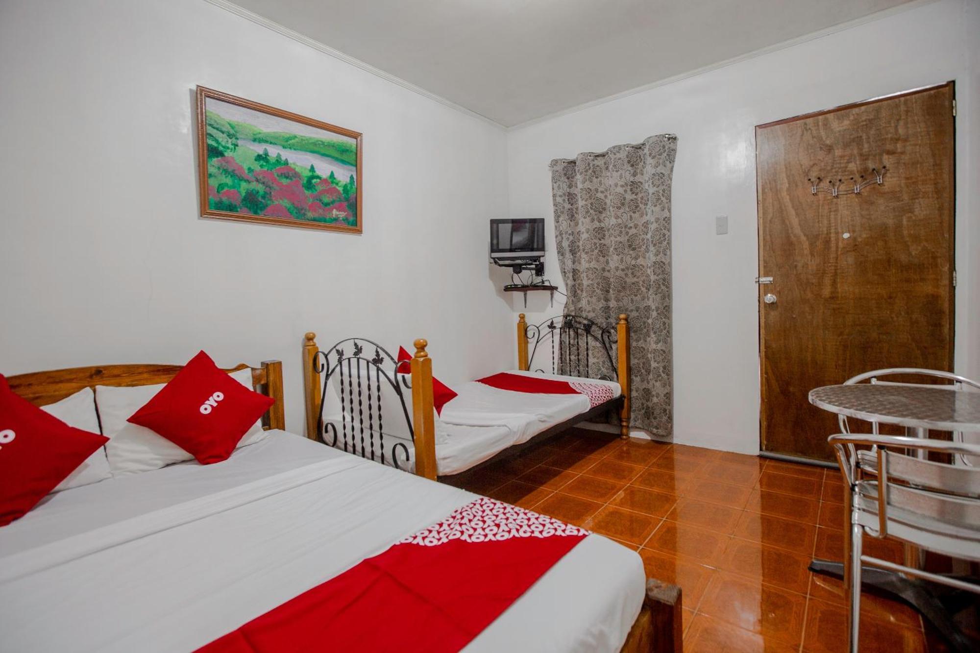 Oyo 741 Sierra Travellers Inn تاجيتاي المظهر الخارجي الصورة